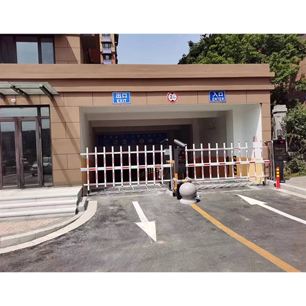 學(xué)校大門車牌識(shí)別道閘